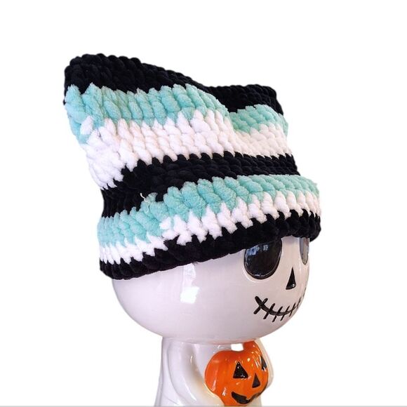 Handmade Black White Green Crochet Cat Ear Beanie Hat NEW - Picture 4 of 11